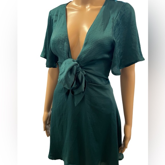 Stunning emerald green dress - Picture 3 of 5